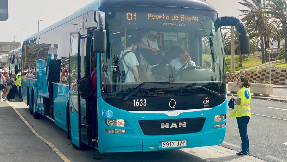Airport bus stop for Line 66 to Maspalomas at Gran Canaria Airport