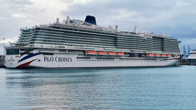 Iona im Hafen von Las Palmas